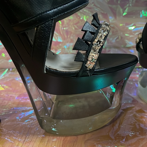 ‼️AUTHENTIC ‼️NWT‼️VERSACE Starfish Mesh Cut Out Booties Size 7 Black Platform - Picture 4 of 14